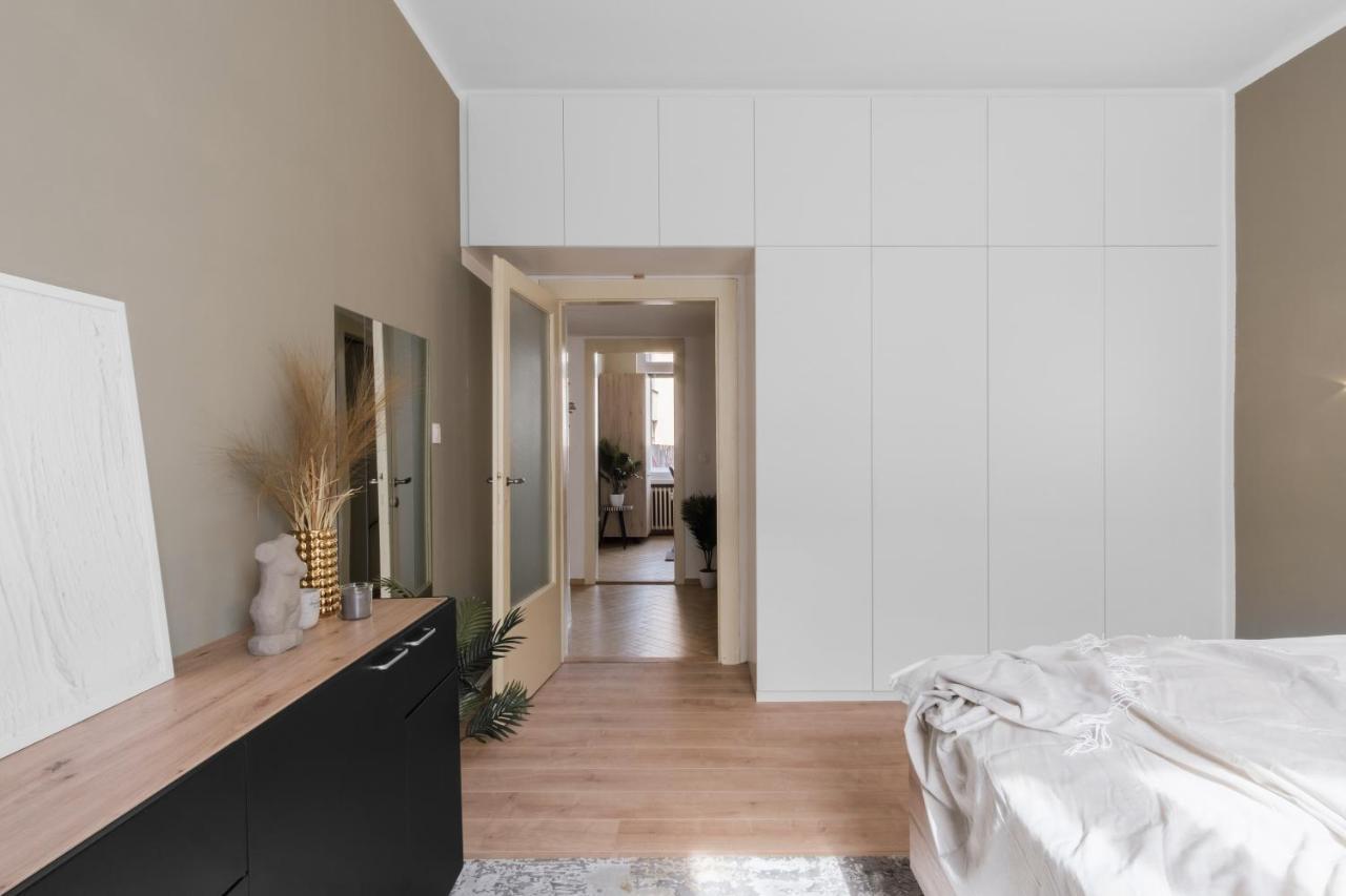 Deluxe In Old Town By Days Apartament *